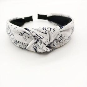 Karışık İnce Yazı Desenli Beyaz Zara Taç