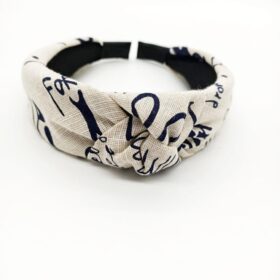 Karışık Yazı Desenli Krem Zara Taç